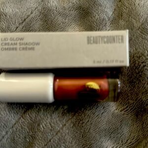 Haze Lid Glow creme shadow